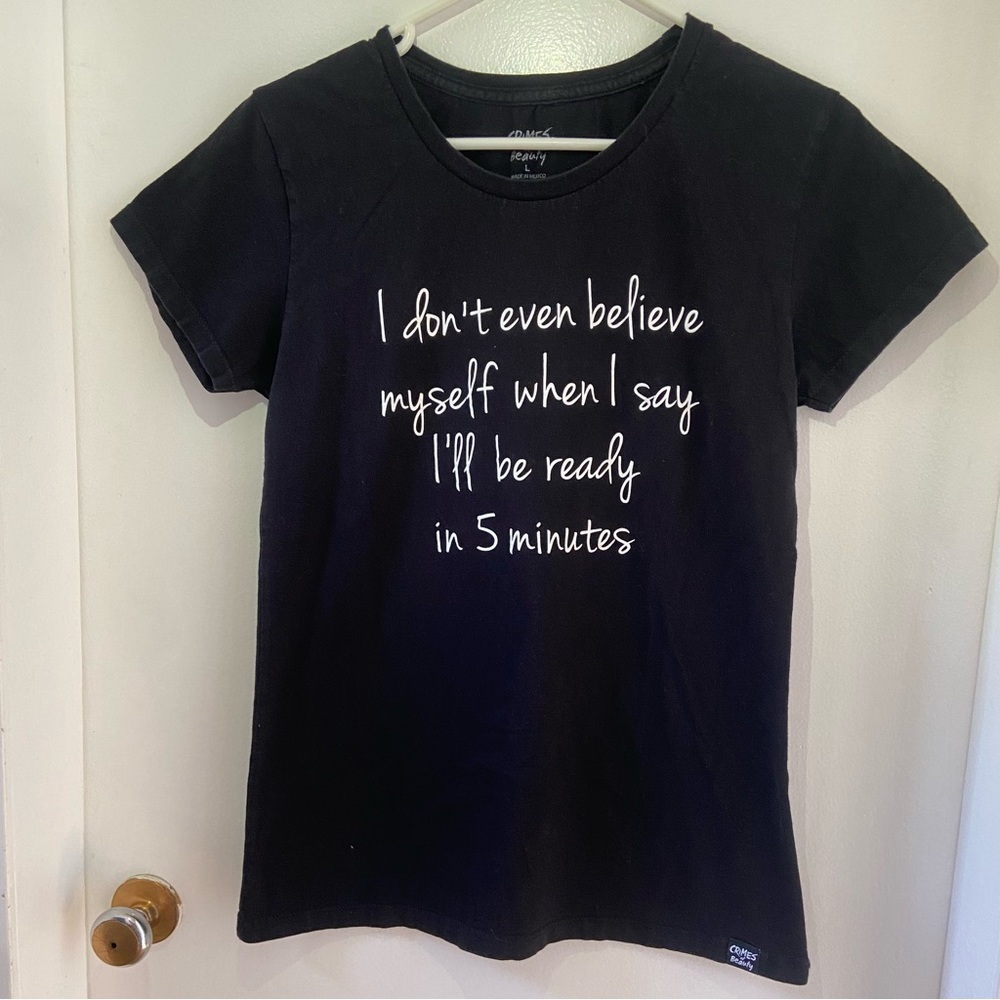 ⭐️💲5 add-on⭐️ Cute & funny T-shirt - EUC
